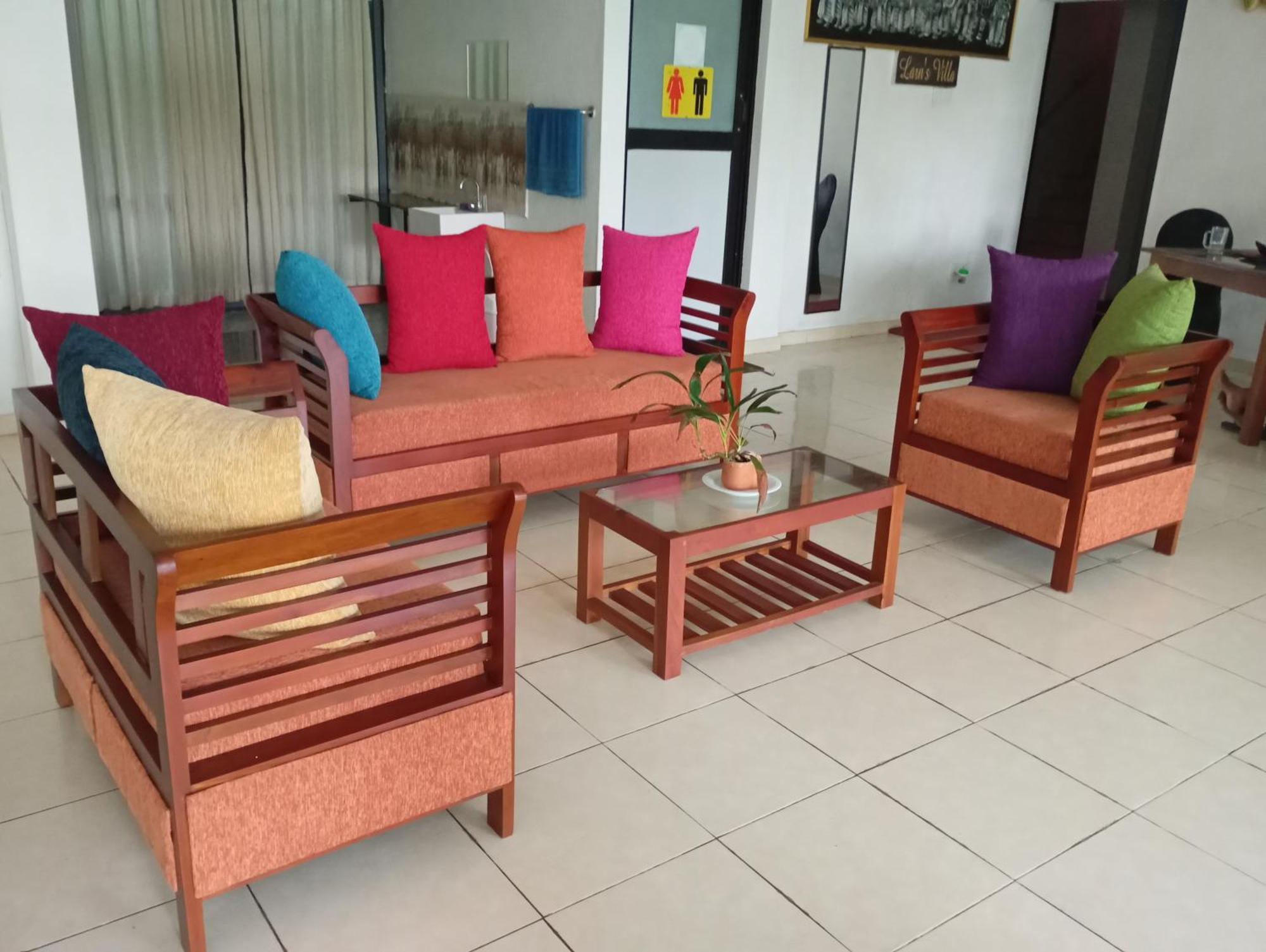 Larn'S Villa Hotel & Apartment Wadduwa Eksteriør bilde