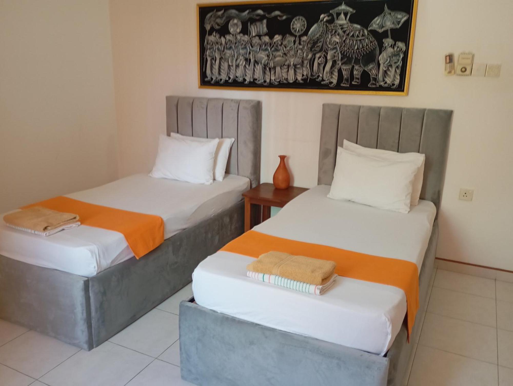 Larn'S Villa Hotel & Apartment Wadduwa Eksteriør bilde