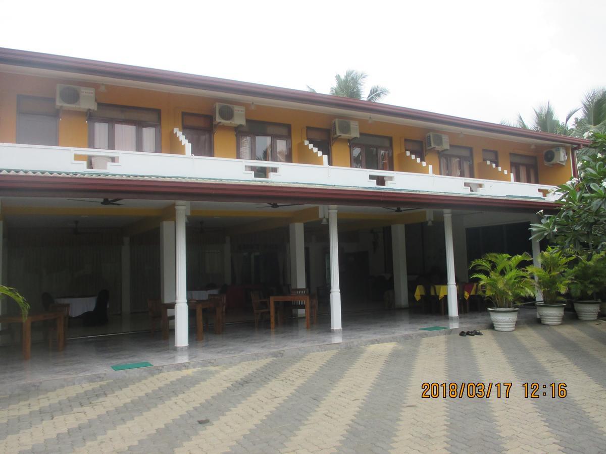 Larn'S Villa Hotel & Apartment Wadduwa Eksteriør bilde