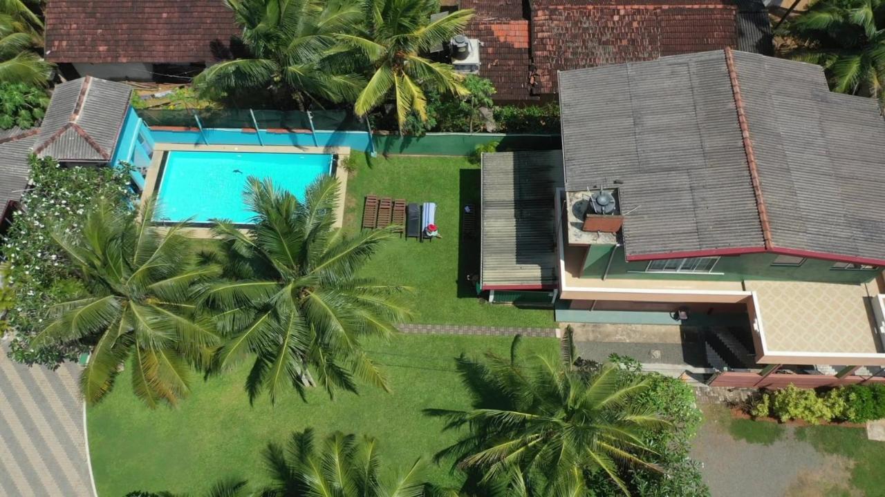 Larn'S Villa Hotel & Apartment Wadduwa Eksteriør bilde
