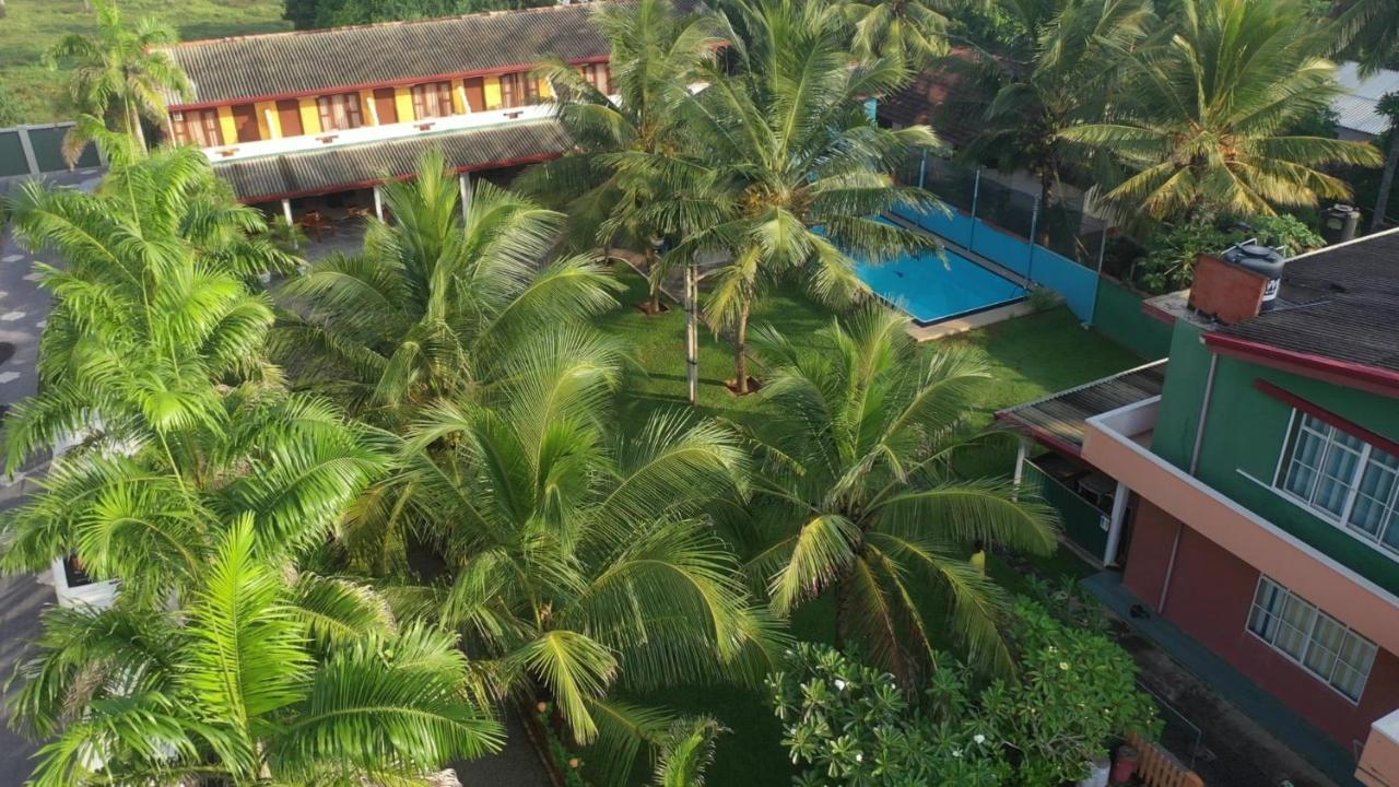 Larn'S Villa Hotel & Apartment Wadduwa Eksteriør bilde